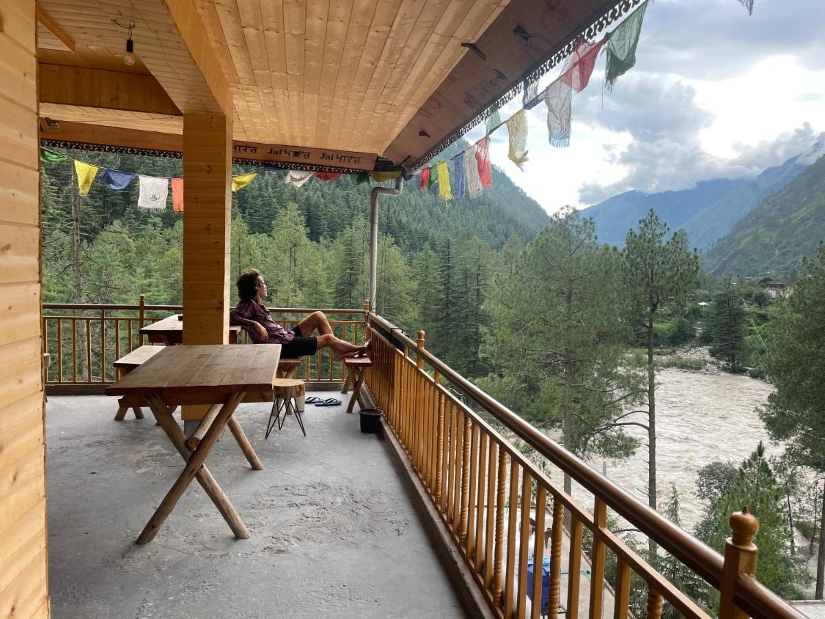Highland Spirit Hotel Kasol Exterior photo